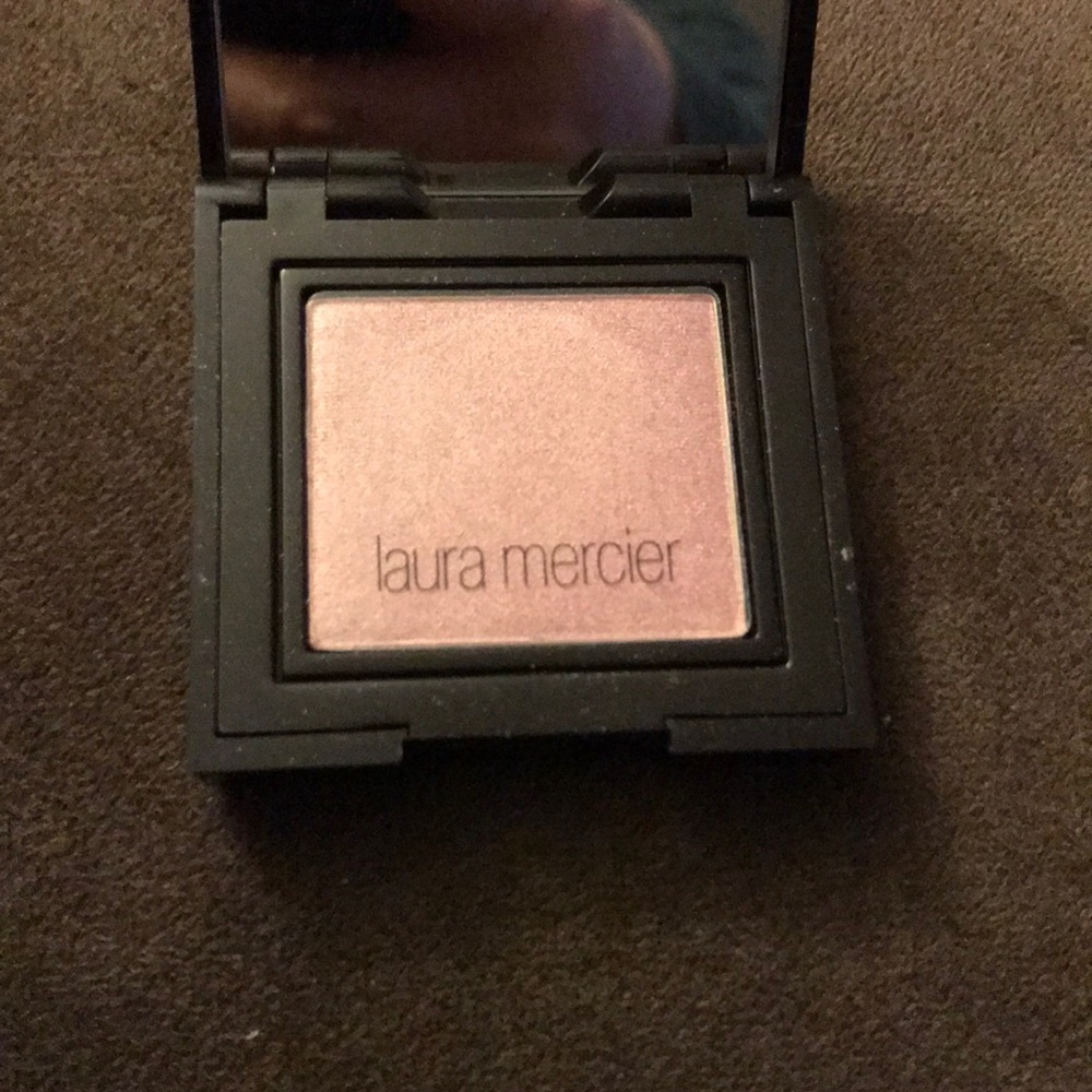 Laura Mercier